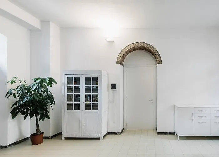 Henry Hostal Buggerru